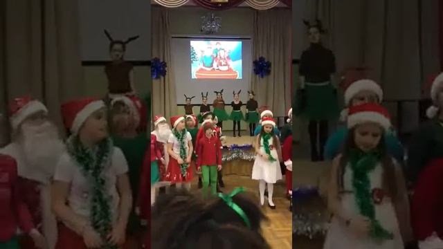 Празднование Нового Года в английском стиле смотреть онлайн