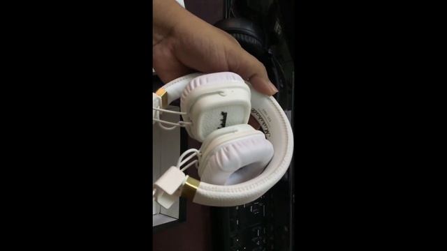 Marshall Major 2 Bluetooth Headphone Unboxing (White) смотреть онлайн