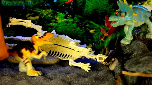 ДИНОЗАВРЫ. Скелет предка, не трогай! ТИРАННОЗАВРЫ | Театр игрушек для детей | Мурзик ТВ смотреть онлайн