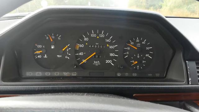 Mercedes-Benz w124 Estate 300D '92. Start up. Sound смотреть онлайн