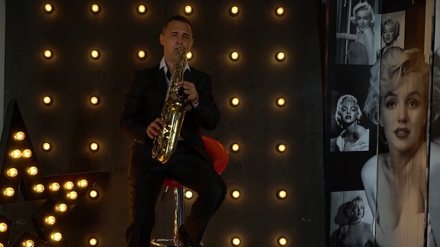 Your Latest Trick - (Dire Straits Saxophone Cover)- саксофонист Денис Беляев