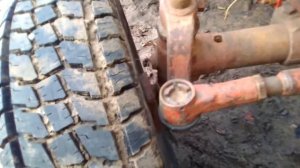 Заменил пыльники на рулевой тяге трактора Т25.