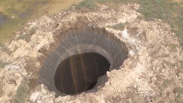 Невнятная воронка в поле смотреть онлайн