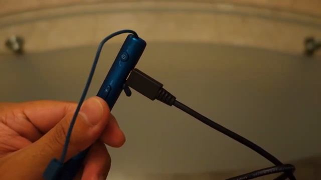Sony H ear in Wireless MDREX750BT Headphone Review смотреть онлайн