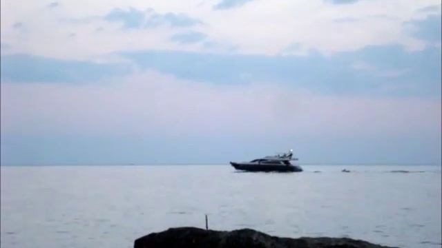 Панорама заката с яхтой смотреть онлайн