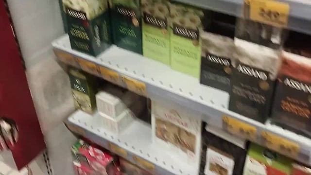 Нет чая и нескафе, бегу в Пятëрочку, как хорошо на улице, сказка да и только смотреть онлайн