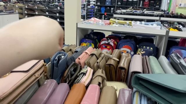 ВЛОГ: ВЫБИРАЮ СУМОЧКУ ? / ЧТО-ТО НОВЕНЬКОЕ НА ЗАВТРАК ?/ ЗЫРИНГ В BIG SHOP / ОБЗОР ЛЮБИМЫЙ ВАСИЛЕК смотреть онлайн