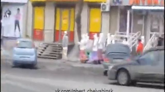 "Одухотворённые и интересные люди" устроили шествие в Челябинске. ВИДЕО смотреть онлайн