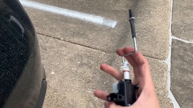 Fuel door actuator replacement mk5 Jetta смотреть онлайн
