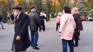 МАРДЖАНЖА!???_ТАНЦЫ В ПАРКЕ ГОРЬКОГО ХАРЬКОВ ОКТЯБРЬ 2021.mp4