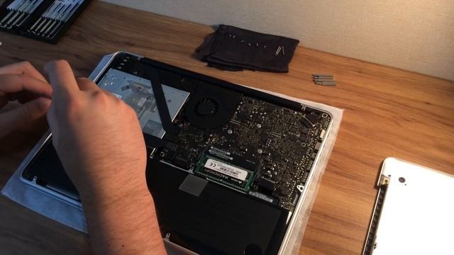 Macbook Pro 2012 - Troca De HD E Memória RAM