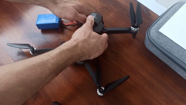 Подключение стороннего аккумулятора к sjrc f11s смотреть онлайн