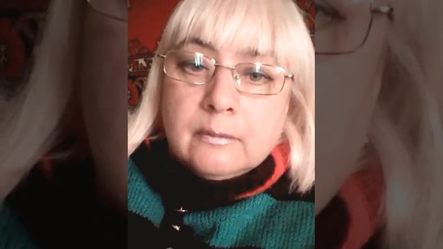"ВЗГЛЯНИТЕ - ТАМ ЖЕНЩИНА ИДЕТ" (Автор - Алина Васильченко) смотреть онлайн