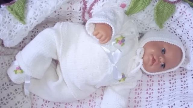 Мягкие и теплые вязаные костюмчики для новорожденных смотреть онлайн