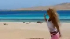 Она лучше всех танцует тиктоник