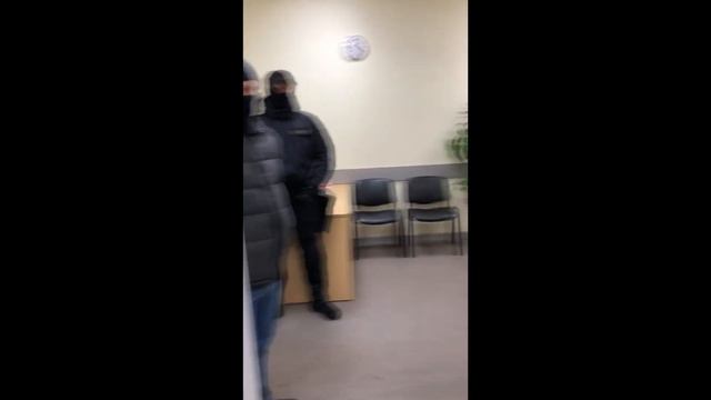 Обыски в офисе агентства недвижимости Мандрыкина смотреть онлайн