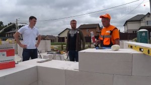 КЛЕЙ или ПЕНА для газобетона? Все плюсы и минусы. Узнай, что лучше!