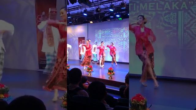 Именно так выглядят народные Малайзийские танцы смотреть онлайн