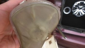 Меняем датчик уровня топлива на Приоре.