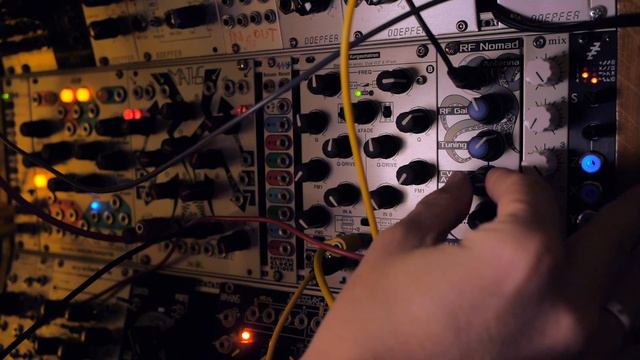 RF Nomad Shortwave Radio Eurorack Module Demo смотреть онлайн