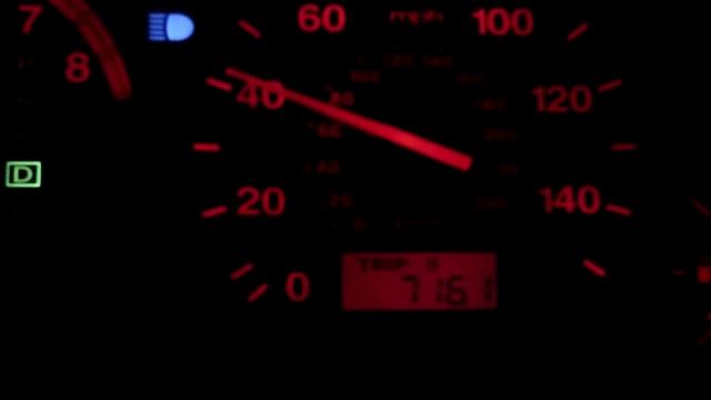 Разгон Honda Civic 1.6 VTEC АКПП до 100 км/ч за 10 сек. смотреть онлайн
