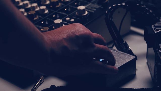 Vermona Perfourmer MK2 with Fairfield Circuitry Shallow Water смотреть онлайн