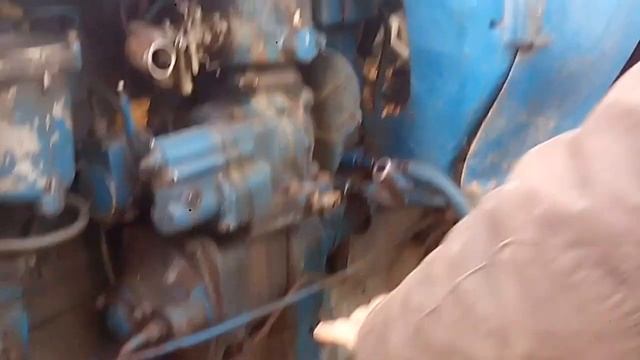 MTZ 52 D240 Как завести трактор с пускача [ how to start tractor with gasoline starting engine ] смотреть онлайн