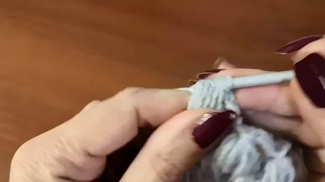 Берет ВЕСНА крючком. Берет пышными столбиками.связать берет смотреть онлайн