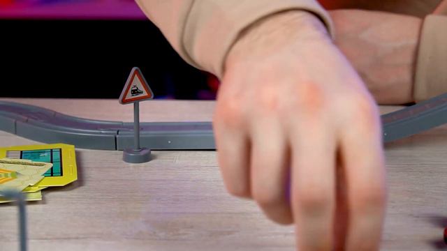 6904738 Железная дорога «Экспресс», 92 детали смотреть онлайн