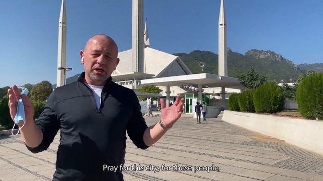 Famous Mosque In Islamabad. Известная мечеть в Исламабаде.