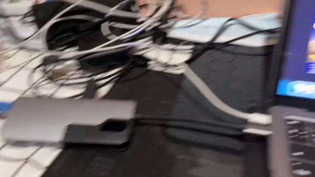 USB HUB ที่ผมใช้ กับ MacBook iPad หรือ อุปกรณ์ที่มี USB C ใช้งานดีมาก смотреть онлайн
