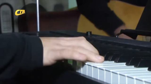 «ОТЦЫ И ЭТИ» : В ЖЕЛЕЗНОГОРСКЕ ДОЛЖНО БЫТЬ БОЛЬШЕ ЖИВОЙ МУЗЫКИ смотреть онлайн