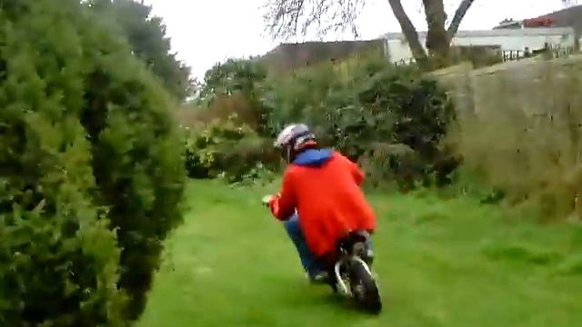 Me on my Honda 125 Motor bike смотреть онлайн