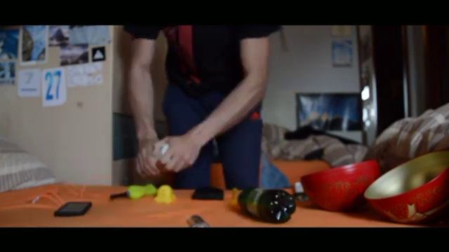 How to kill a Kinder Bueno in 3 minutes смотреть онлайн