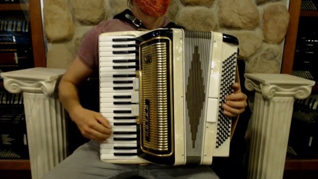 6015 - Golden Black Ivory Noted Piano Accordion LM 41 120 $799 смотреть онлайн