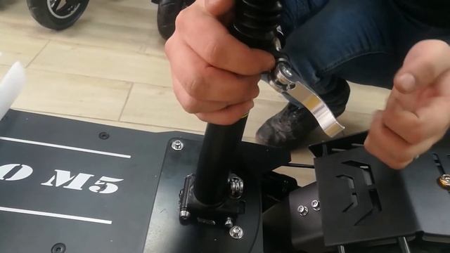 Электросамокат Kugoo M5.установка сидения