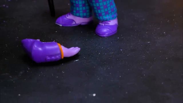 FUNKO POP TRANSFORMATION - From Superman To Deadpool With Epic Bubble Gun! смотреть онлайн