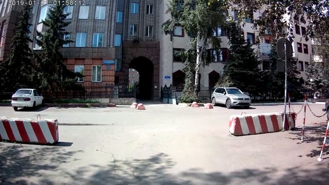 От центрального парка по улице Горького