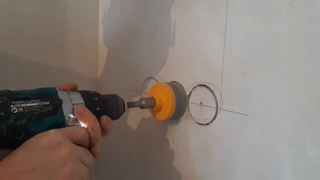 Makita DDF 481 возможности. Сверление БЕТОНА (без арматуры) коронка 70мм из леруа мерлен смотреть онлайн