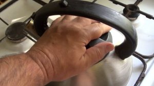 У чайника сломался свисток, что делать ?