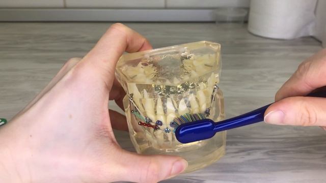 Брекеты и как с ними чистить зубы смотреть онлайн