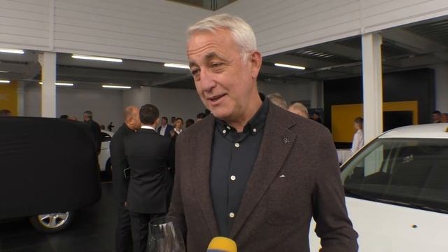 Автосалон RENAULT? в Умані офіційно відкрито!? смотреть онлайн