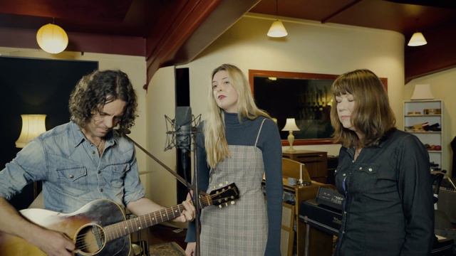 Jamie McDell & The Bads - Boulder To Birmingham (Emmylou Harris Cover) смотреть онлайн