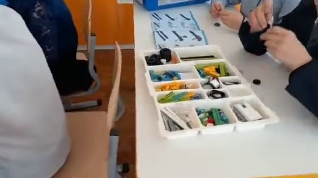 Фрагмент занятия дополнительного образования "Занимательная робототехника" смотреть онлайн
