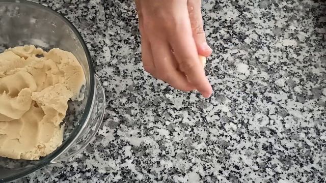 РАССЫПЧАТОЕ ПЕСОЧНОЕ ПЕЧЕНЬЕ НА МАРГАРИНЕ БЕЗ ЯИЦ . РЕЦЕПТ ?? смотреть онлайн