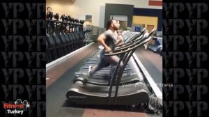 DÜNYANIN EN HIZLI KOŞU BANDI KOŞUCUSU! САМЫЙ БЫСТРЫЙ БЕГОВАЯ ДОРОЖКА БЕГУН В МИРЕ!