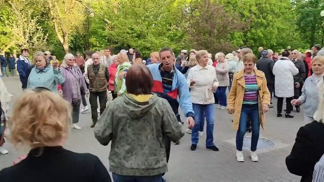 "Ах Смуглянка - Молдаваночка"...на танцполе в ГОМЕЛЕ...7.05.2023года. смотреть онлайн