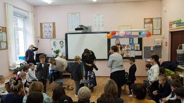 ВЛОГ Катрин праздник День МАМЫ в 1 классе смотреть онлайн