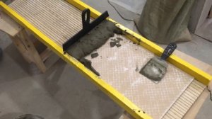 Самодельный станок для нанесения плиточного клея.