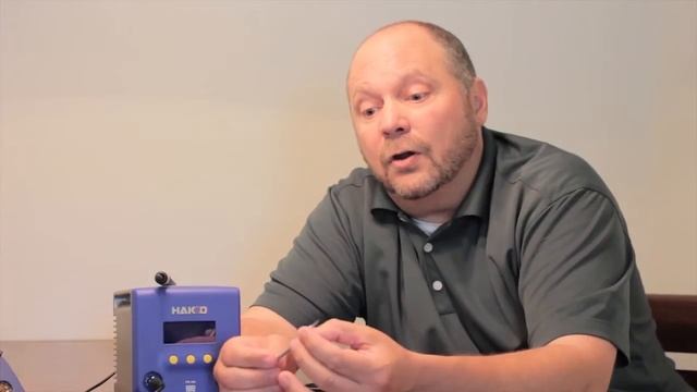 Product Review of the Hakko FX-100 Soldering Station from GoKimco смотреть онлайн